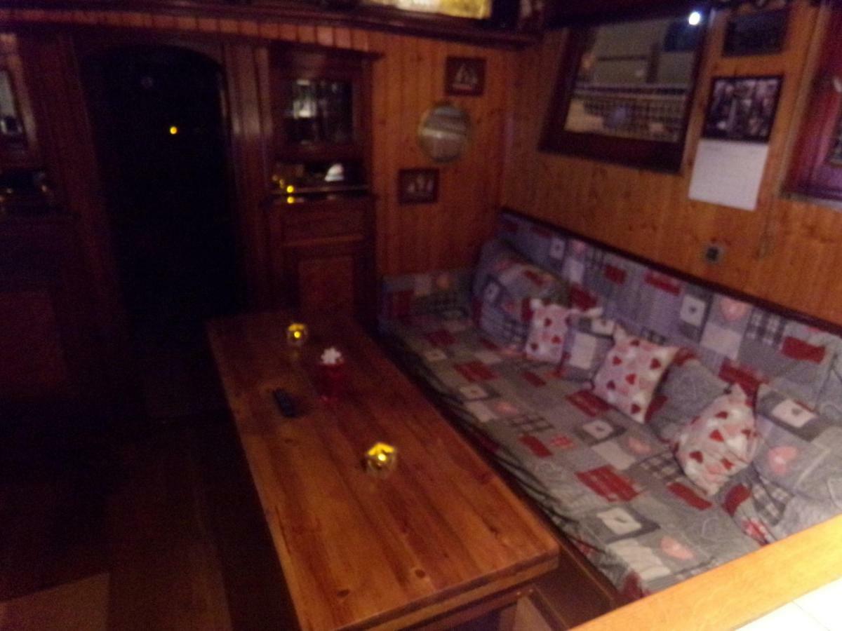 Bed and Breakfast Ibaia Le Bonheur Фронтиньян Экстерьер фото